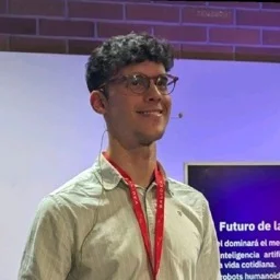Javier Santos Criado, consultor IA y especialista en GEO en Javadex